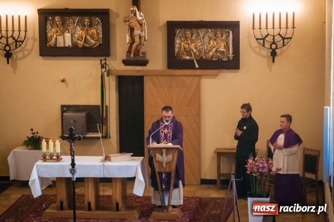 Zdjęcie w galerii na portalu naszraciborz.pl: Ostatnie pożegnanie śp. Edwarda Szota, byłego dyrektora SP 13 wiadomości z regionu