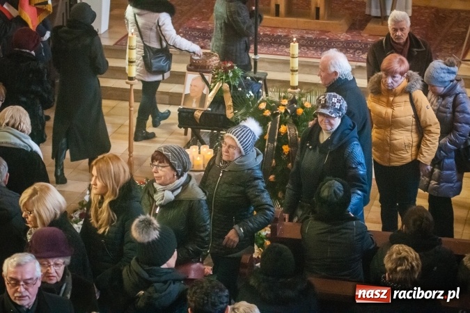 Zdjęcie w galerii na portalu naszraciborz.pl: Ostatnie pożegnanie śp. Edwarda Szota, byłego dyrektora SP 13 wiadomości z regionu