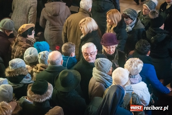 Zdjęcie w galerii na portalu naszraciborz.pl: Ostatnie pożegnanie śp. Edwarda Szota, byłego dyrektora SP 13 wiadomości z regionu