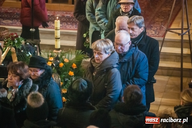 Zdjęcie w galerii na portalu naszraciborz.pl: Ostatnie pożegnanie śp. Edwarda Szota, byłego dyrektora SP 13 wiadomości z regionu