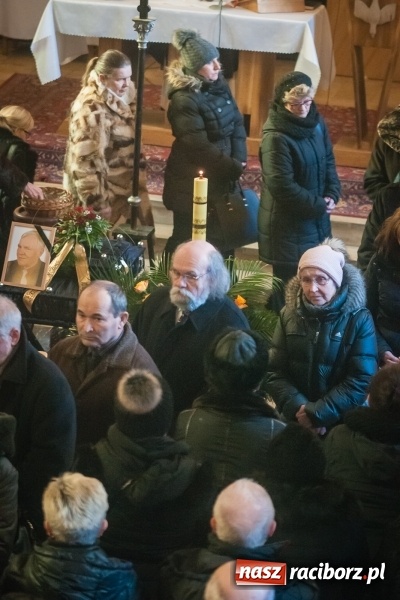 Zdjęcie w galerii na portalu naszraciborz.pl: Ostatnie pożegnanie śp. Edwarda Szota, byłego dyrektora SP 13 wiadomości z regionu