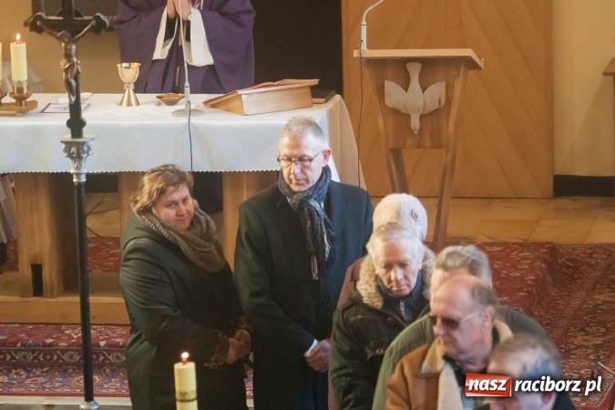 Zdjęcie w galerii na portalu naszraciborz.pl: Ostatnie pożegnanie śp. Edwarda Szota, byłego dyrektora SP 13 wiadomości z regionu