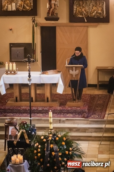 Zdjęcie w galerii na portalu naszraciborz.pl: Ostatnie pożegnanie śp. Edwarda Szota, byłego dyrektora SP 13 wiadomości z regionu