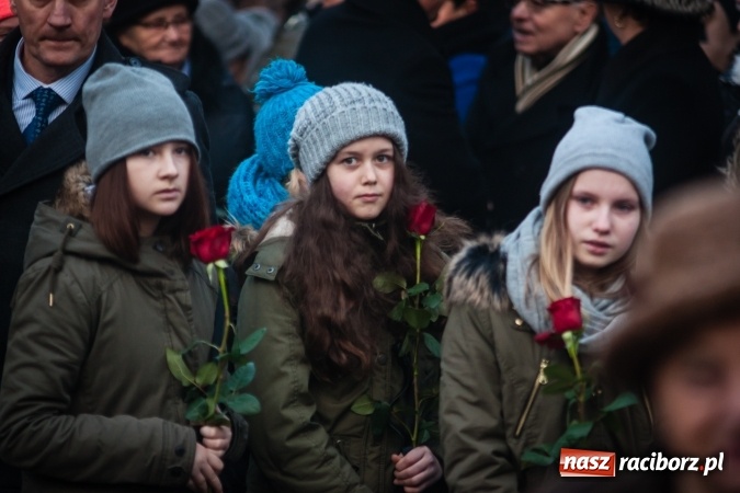 Zdjęcie w galerii na portalu naszraciborz.pl: Ostatnie pożegnanie śp. Edwarda Szota, byłego dyrektora SP 13 wiadomości z regionu