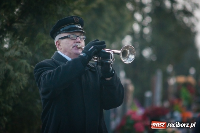 Zdjęcie w galerii na portalu naszraciborz.pl: Ostatnie pożegnanie śp. Edwarda Szota, byłego dyrektora SP 13 wiadomości z regionu
