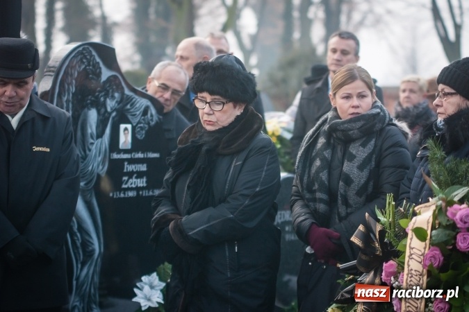 Zdjęcie w galerii na portalu naszraciborz.pl: Ostatnie pożegnanie śp. Edwarda Szota, byłego dyrektora SP 13 wiadomości z regionu