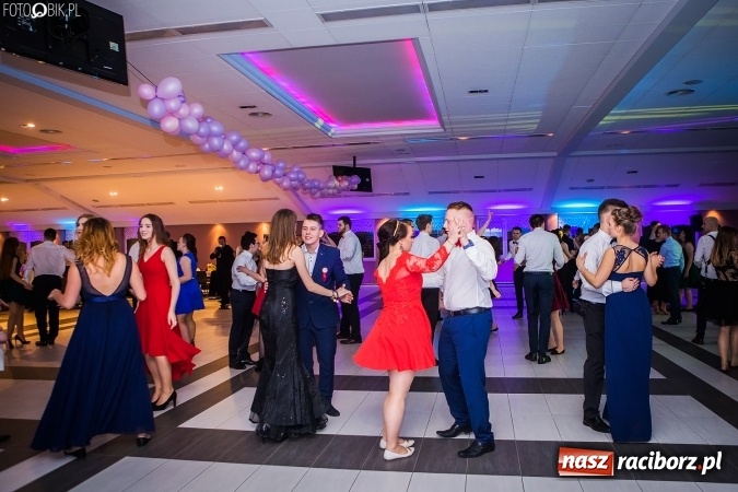 Zdjęcie w galerii na portalu naszraciborz.pl: Studniówki 2017. Tak się bawi II Liceum Ogólnokształcące wiadomości z regionu