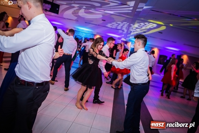 Zdjęcie w galerii na portalu naszraciborz.pl: Studniówki 2017. Tak się bawi II Liceum Ogólnokształcące wiadomości z regionu