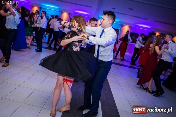 Zdjęcie w galerii na portalu naszraciborz.pl: Studniówki 2017. Tak się bawi II Liceum Ogólnokształcące wiadomości z regionu