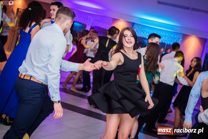 Zdjęcie w galerii na portalu naszraciborz.pl: Studniówki 2017. Tak się bawi II Liceum Ogólnokształcące wiadomości z regionu