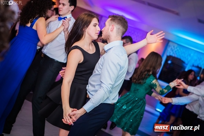 Zdjęcie w galerii na portalu naszraciborz.pl: Studniówki 2017. Tak się bawi II Liceum Ogólnokształcące wiadomości z regionu