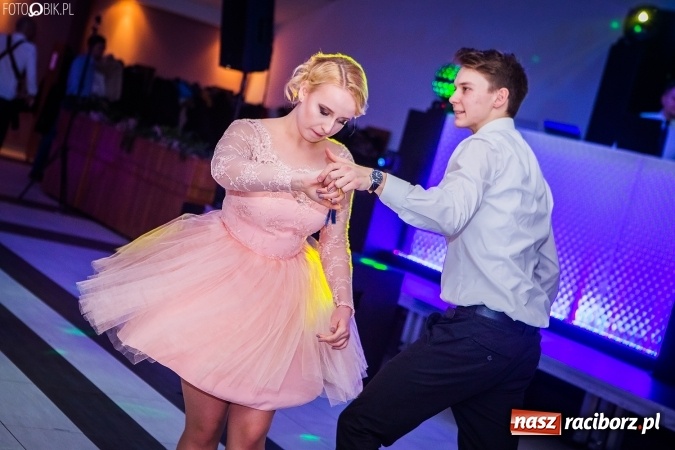 Zdjęcie w galerii na portalu naszraciborz.pl: Studniówki 2017. Tak się bawi II Liceum Ogólnokształcące wiadomości z regionu