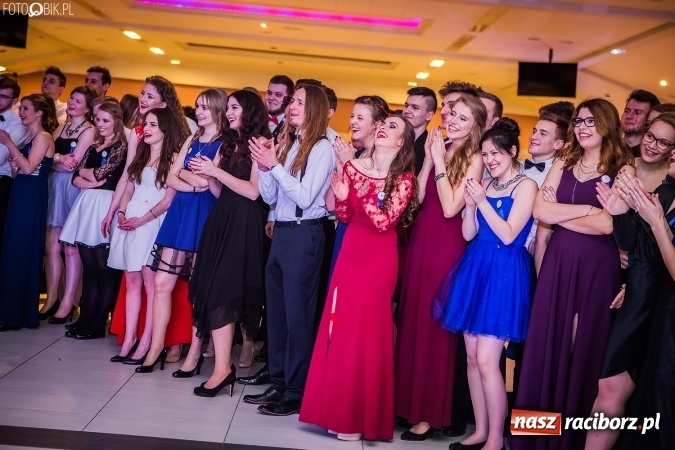 Zdjęcie w galerii na portalu naszraciborz.pl: Studniówki 2017. Tak się bawi II Liceum Ogólnokształcące wiadomości z regionu