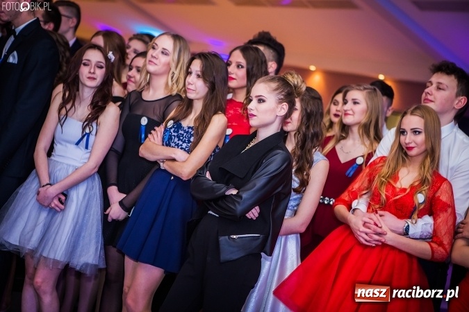 Zdjęcie w galerii na portalu naszraciborz.pl: Studniówki 2017. Tak się bawi II Liceum Ogólnokształcące wiadomości z regionu