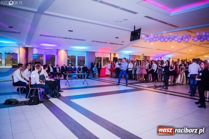 Zdjęcie w galerii na portalu naszraciborz.pl: Studniówki 2017. Tak się bawi II Liceum Ogólnokształcące wiadomości z regionu