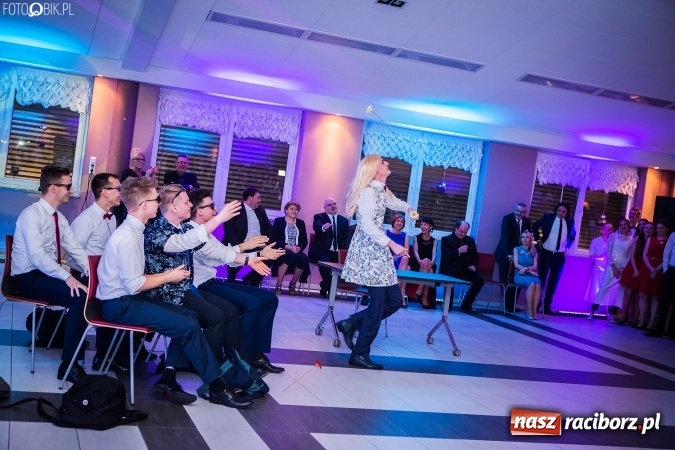 Zdjęcie w galerii na portalu naszraciborz.pl: Studniówki 2017. Tak się bawi II Liceum Ogólnokształcące wiadomości z regionu