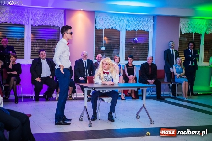 Zdjęcie w galerii na portalu naszraciborz.pl: Studniówki 2017. Tak się bawi II Liceum Ogólnokształcące wiadomości z regionu