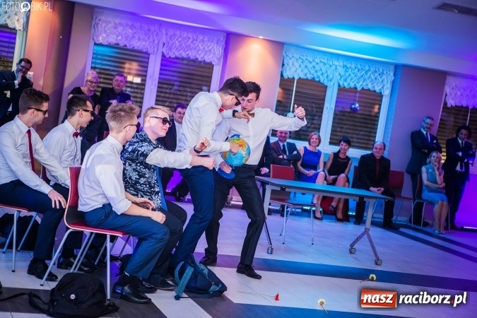 Zdjęcie w galerii na portalu naszraciborz.pl: Studniówki 2017. Tak się bawi II Liceum Ogólnokształcące wiadomości z regionu