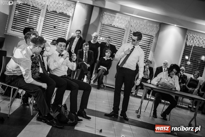 Zdjęcie w galerii na portalu naszraciborz.pl: Studniówki 2017. Tak się bawi II Liceum Ogólnokształcące wiadomości z regionu