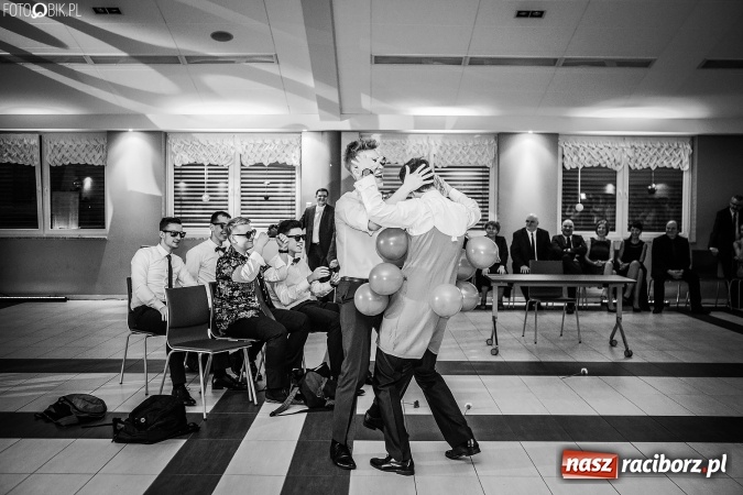 Zdjęcie w galerii na portalu naszraciborz.pl: Studniówki 2017. Tak się bawi II Liceum Ogólnokształcące wiadomości z regionu