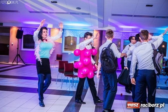 Zdjęcie w galerii na portalu naszraciborz.pl: Studniówki 2017. Tak się bawi II Liceum Ogólnokształcące wiadomości z regionu