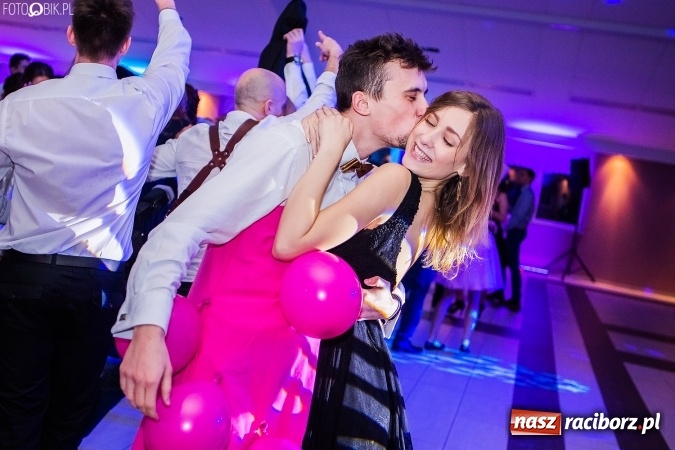 Zdjęcie w galerii na portalu naszraciborz.pl: Studniówki 2017. Tak się bawi II Liceum Ogólnokształcące wiadomości z regionu