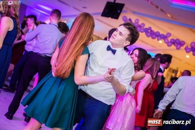 Zdjęcie w galerii na portalu naszraciborz.pl: Studniówki 2017. Tak się bawi II Liceum Ogólnokształcące wiadomości z regionu