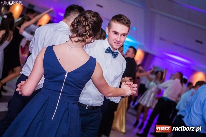 Zdjęcie w galerii na portalu naszraciborz.pl: Studniówki 2017. Tak się bawi II Liceum Ogólnokształcące wiadomości z regionu