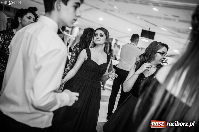 Zdjęcie w galerii na portalu naszraciborz.pl: Studniówki 2017. Tak się bawi II Liceum Ogólnokształcące wiadomości z regionu