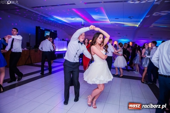 Zdjęcie w galerii na portalu naszraciborz.pl: Studniówki 2017. Tak się bawi II Liceum Ogólnokształcące wiadomości z regionu