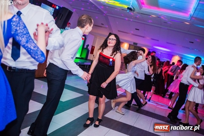 Zdjęcie w galerii na portalu naszraciborz.pl: Studniówki 2017. Tak się bawi II Liceum Ogólnokształcące wiadomości z regionu