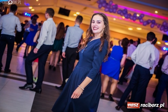 Zdjęcie w galerii na portalu naszraciborz.pl: Studniówki 2017. Tak się bawi II Liceum Ogólnokształcące wiadomości z regionu