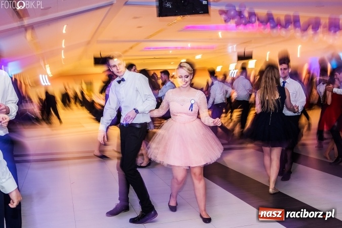 Zdjęcie w galerii na portalu naszraciborz.pl: Studniówki 2017. Tak się bawi II Liceum Ogólnokształcące wiadomości z regionu