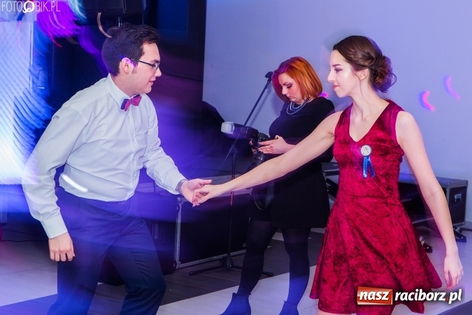 Zdjęcie w galerii na portalu naszraciborz.pl: Studniówki 2017. Tak się bawi II Liceum Ogólnokształcące wiadomości z regionu