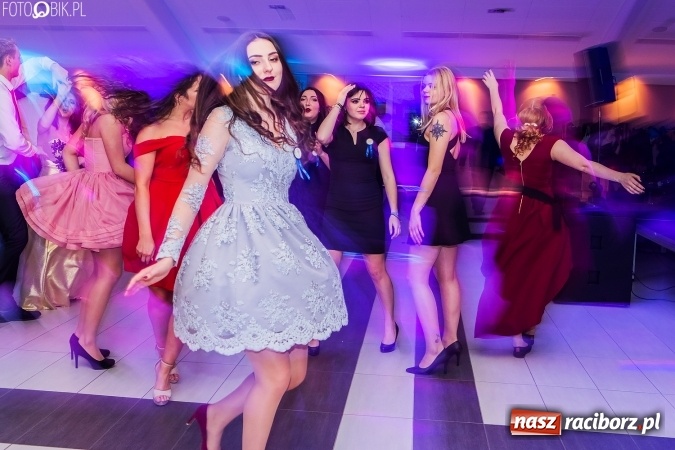 Zdjęcie w galerii na portalu naszraciborz.pl: Studniówki 2017. Tak się bawi II Liceum Ogólnokształcące wiadomości z regionu