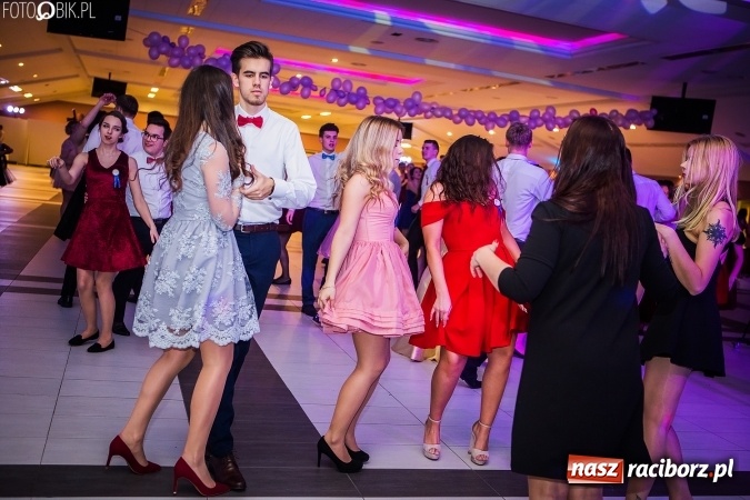 Zdjęcie w galerii na portalu naszraciborz.pl: Studniówki 2017. Tak się bawi II Liceum Ogólnokształcące wiadomości z regionu