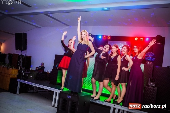 Zdjęcie w galerii na portalu naszraciborz.pl: Studniówki 2017. Tak się bawi II Liceum Ogólnokształcące wiadomości z regionu