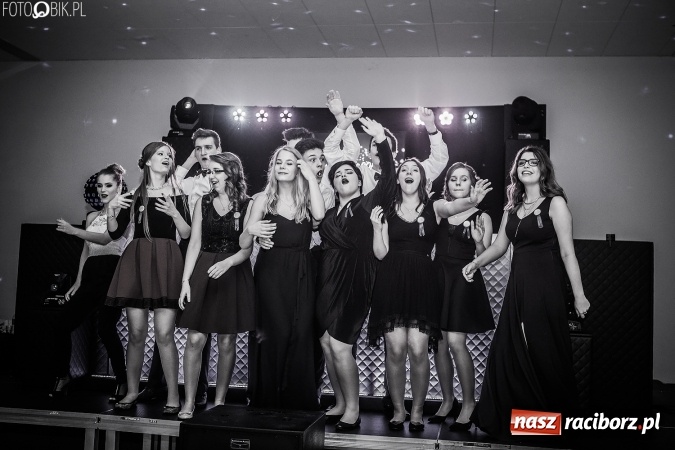 Zdjęcie w galerii na portalu naszraciborz.pl: Studniówki 2017. Tak się bawi II Liceum Ogólnokształcące wiadomości z regionu