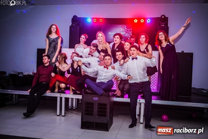 Zdjęcie w galerii na portalu naszraciborz.pl: Studniówki 2017. Tak się bawi II Liceum Ogólnokształcące wiadomości z regionu