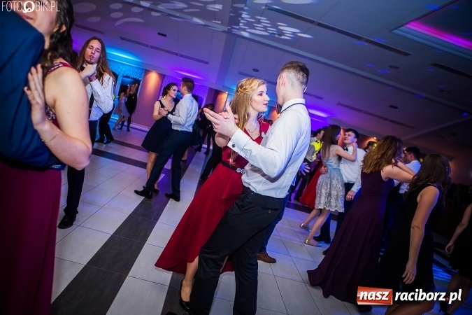 Zdjęcie w galerii na portalu naszraciborz.pl: Studniówki 2017. Tak się bawi II Liceum Ogólnokształcące wiadomości z regionu