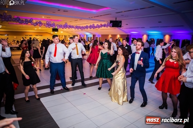 Zdjęcie w galerii na portalu naszraciborz.pl: Studniówki 2017. Tak się bawi II Liceum Ogólnokształcące wiadomości z regionu