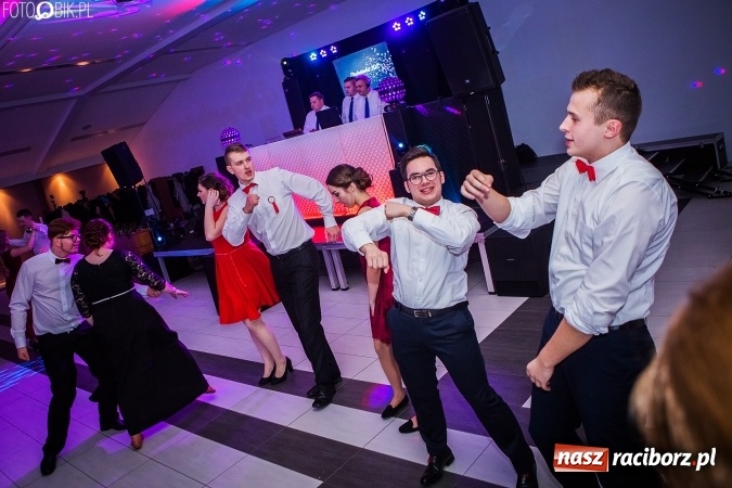 Zdjęcie w galerii na portalu naszraciborz.pl: Studniówki 2017. Tak się bawi II Liceum Ogólnokształcące wiadomości z regionu