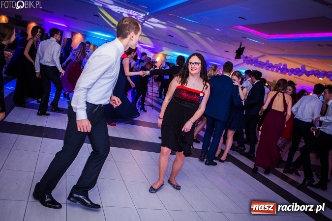 Zdjęcie w galerii na portalu naszraciborz.pl: Studniówki 2017. Tak się bawi II Liceum Ogólnokształcące wiadomości z regionu