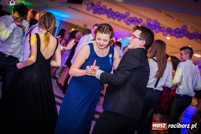 Zdjęcie w galerii na portalu naszraciborz.pl: Studniówki 2017. Tak się bawi II Liceum Ogólnokształcące wiadomości z regionu