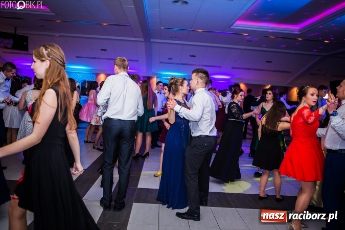 Zdjęcie w galerii na portalu naszraciborz.pl: Studniówki 2017. Tak się bawi II Liceum Ogólnokształcące wiadomości z regionu