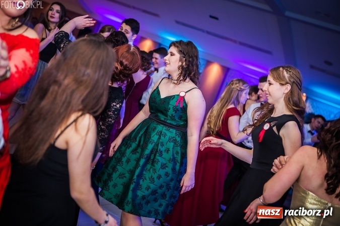 Zdjęcie w galerii na portalu naszraciborz.pl: Studniówki 2017. Tak się bawi II Liceum Ogólnokształcące wiadomości z regionu