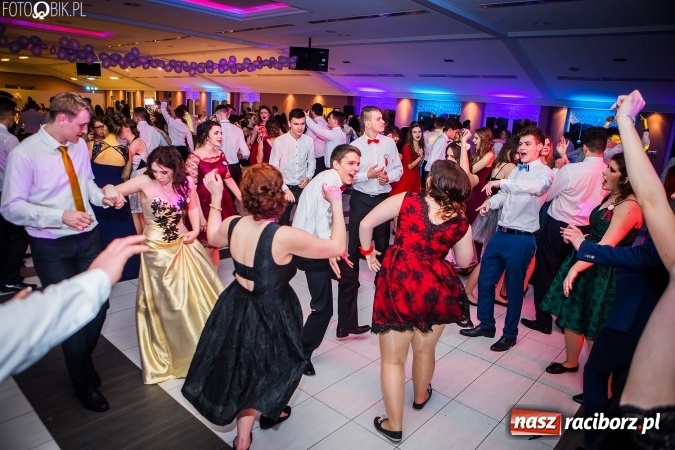 Zdjęcie w galerii na portalu naszraciborz.pl: Studniówki 2017. Tak się bawi II Liceum Ogólnokształcące wiadomości z regionu