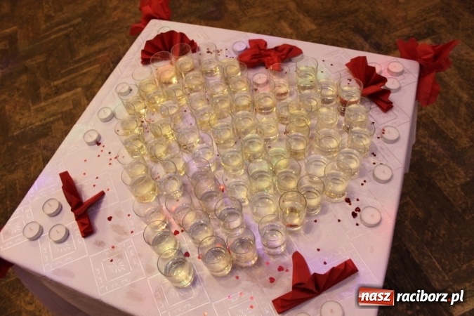 Zdjęcie w galerii na portalu naszraciborz.pl: Jubileuszowy bal walentynkowy Caritas w Wojnowicach  wiadomości z regionu