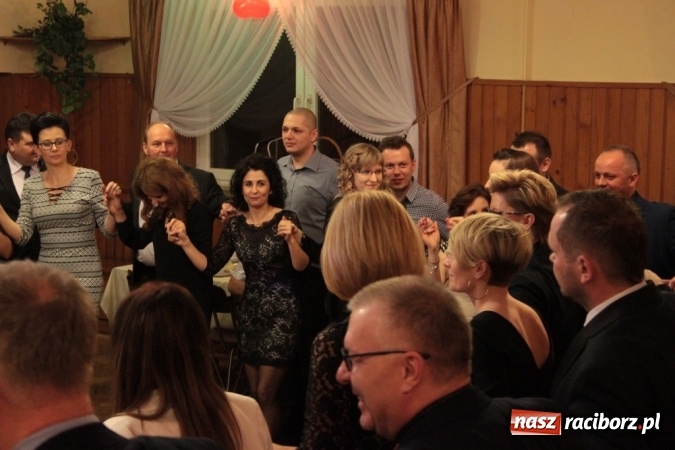 Zdjęcie w galerii na portalu naszraciborz.pl: Jubileuszowy bal walentynkowy Caritas w Wojnowicach  wiadomości z regionu