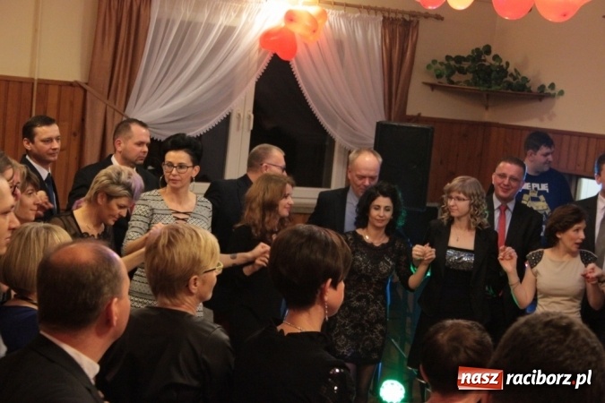 Zdjęcie w galerii na portalu naszraciborz.pl: Jubileuszowy bal walentynkowy Caritas w Wojnowicach  wiadomości z regionu